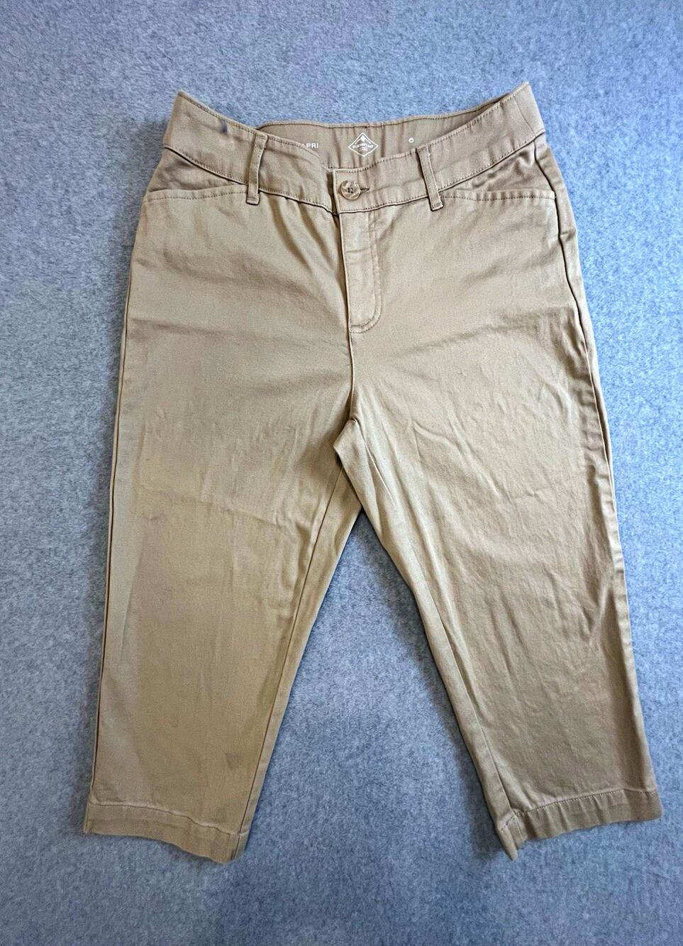 St. John's Bay Womens Beige Twill Capri Pants cotton stretch pockets Sz 6